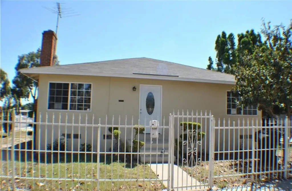 2101 S Sycamore, Santa Ana, CA 92707 - #1