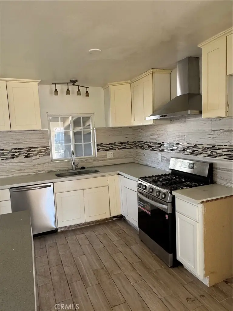 2101 S Sycamore, Santa Ana, CA 92707 - #2