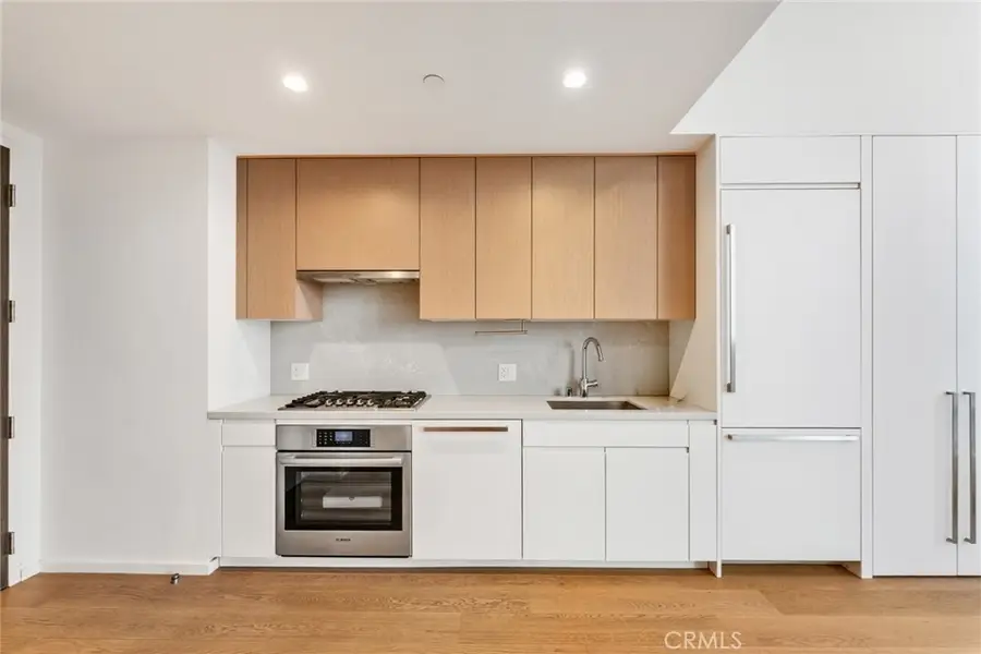 877 Francisco St #805, Los Angeles, CA 90017 - #3