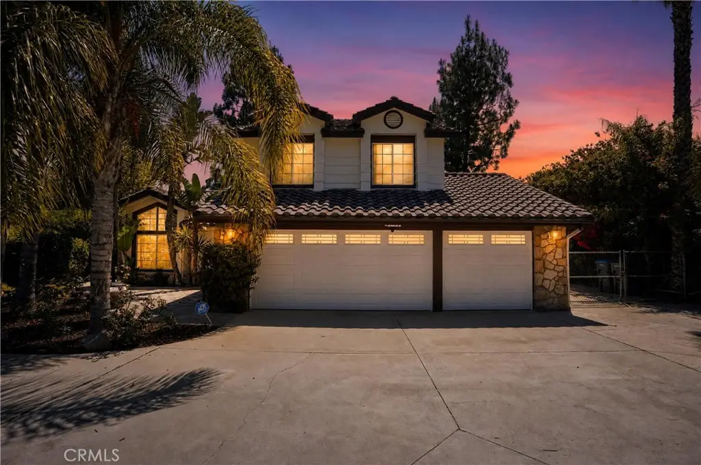 2081 Country Hills Lane, Riverside, CA 92503 - #1