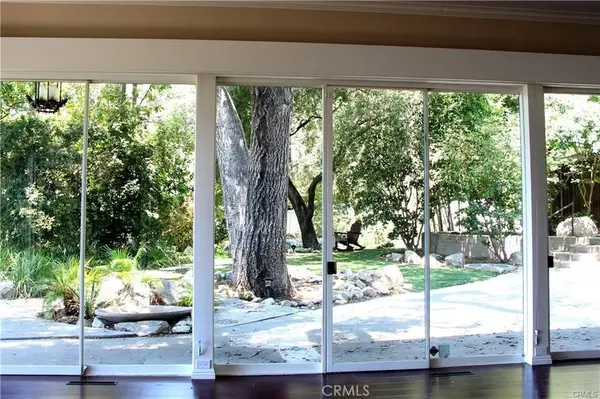 2055 Sunnybank, La Canada Flintridge, CA 91011