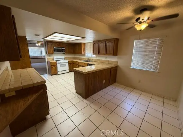 17950 Fremontia, Victorville, CA 92395 - #2
