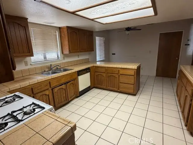 17950 Fremontia, Victorville, CA 92395 - #3