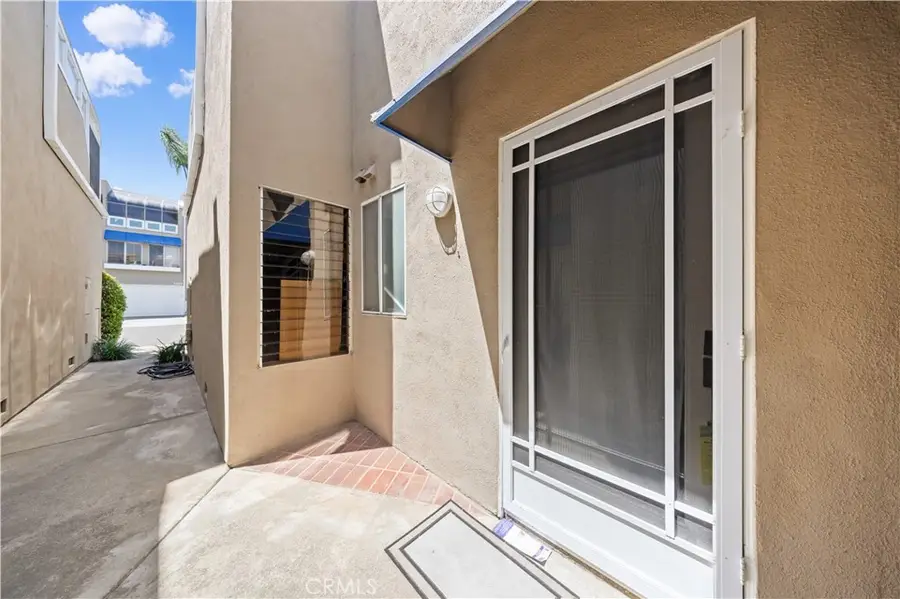 3312 Tempe, Huntington Beach, CA 92649 - #3