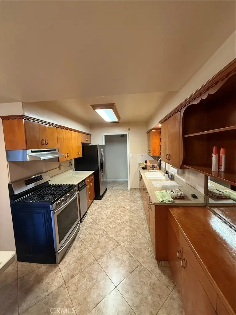 221 S Ranburn, Azusa, CA 91702 - #3