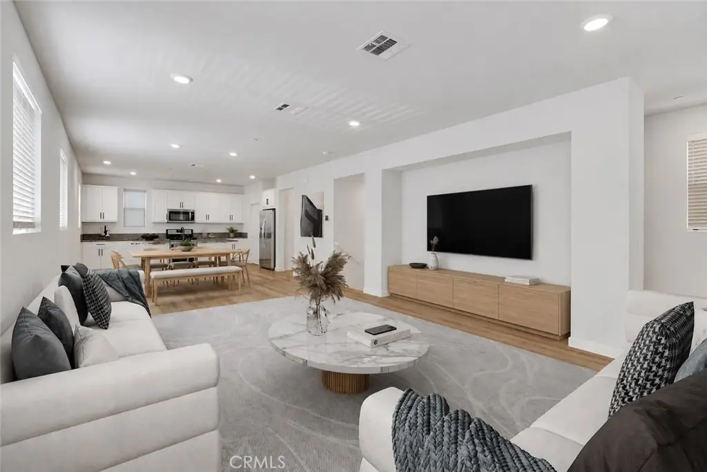 14700 Sherman Way, Van Nuys, CA 91405 - #1