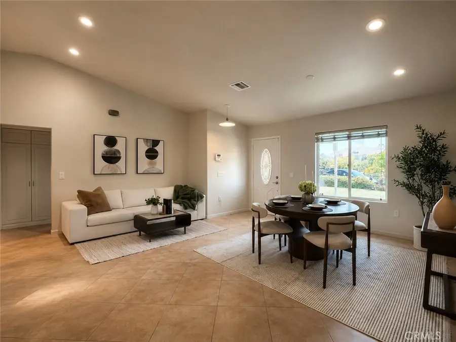 291 Hillandale Court, Riverside, CA 92507 - #3