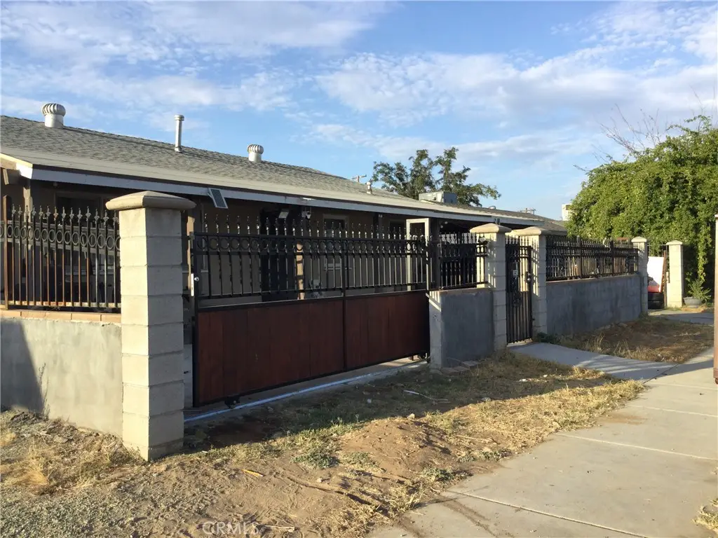 332 W 11th, Perris, CA 92570 - #1