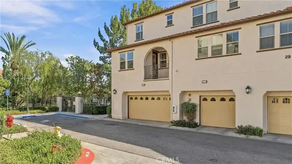 827 The Promenade #F, Azusa, CA 91702