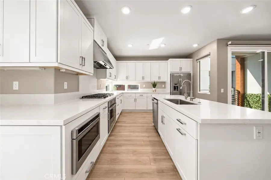 253 Waypoint, Tustin, CA 92782 - #2
