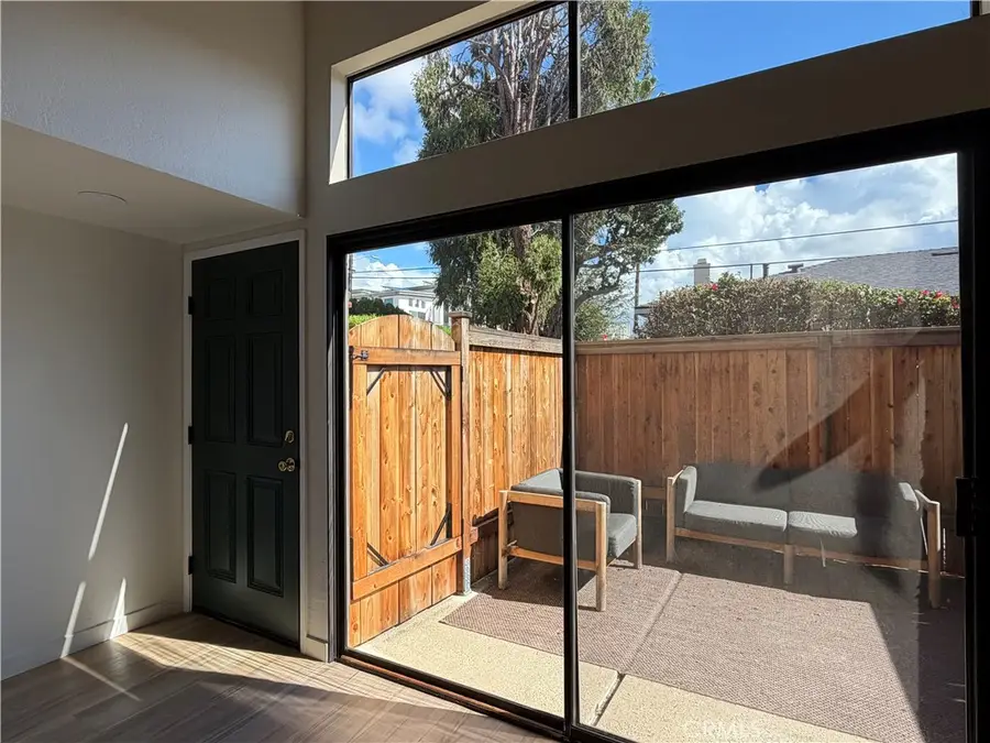 2520 Ruhland Avenue #B, Redondo Beach, CA 90278 - #2