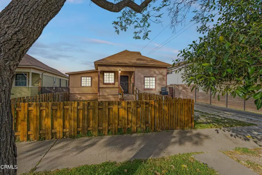 425 W 1st Street, Oxnard, CA 93030 - #2
