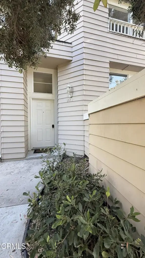 882 Barber Lane, Ventura, CA 93003