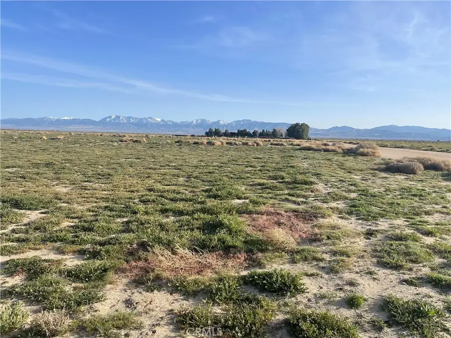 102 E Avenue M, Palmdale, CA 93591 - #3