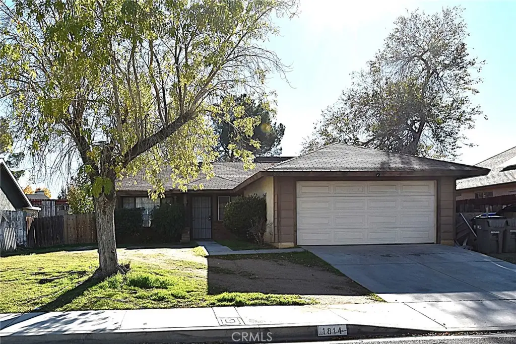 1814 E Avenue R2, Palmdale, CA 93550 - Image #1