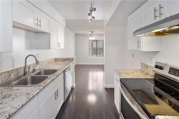 433 S Manhattan #209, Los Angeles, CA 90020