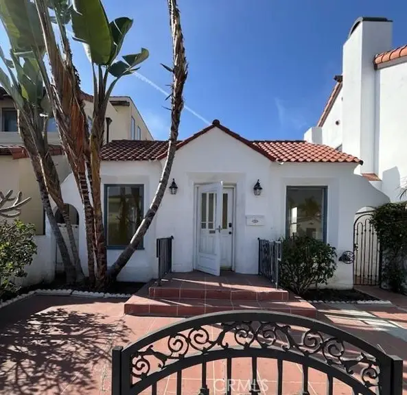 131 Santa Ana Avenue, Long Beach, CA 90803