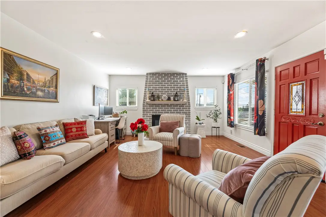 2389 Mayfield Avenue, Montrose, CA 91020 - #1