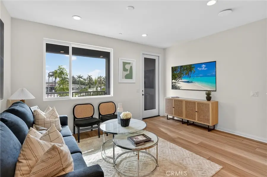 1097 N Harbor Blvd, Anaheim, CA 92801 - #3