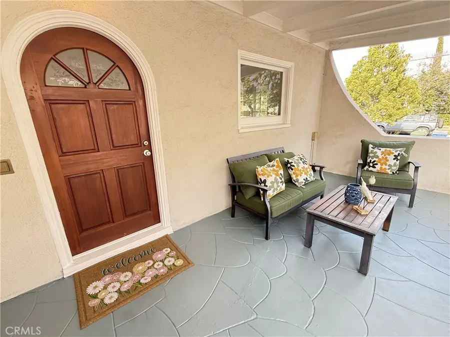 933 S Mullen Avenue, Los Angeles, CA 90019 - #2