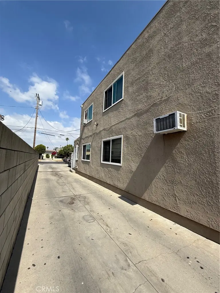 6924 Gentry, North Hollywood, CA 91605 - #2