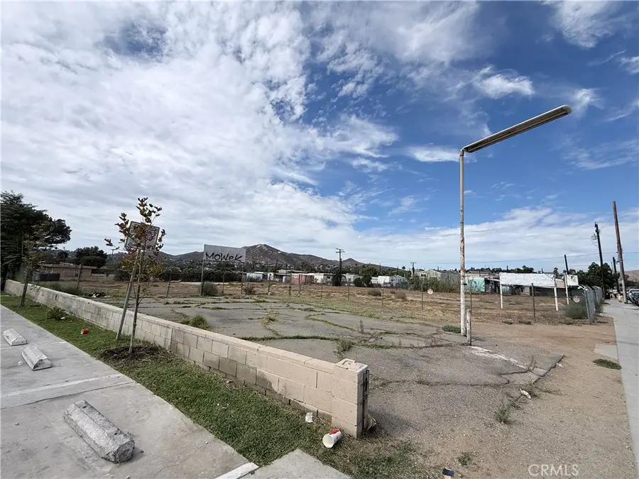 6128 Mission, Riverside, CA 92509 - #2