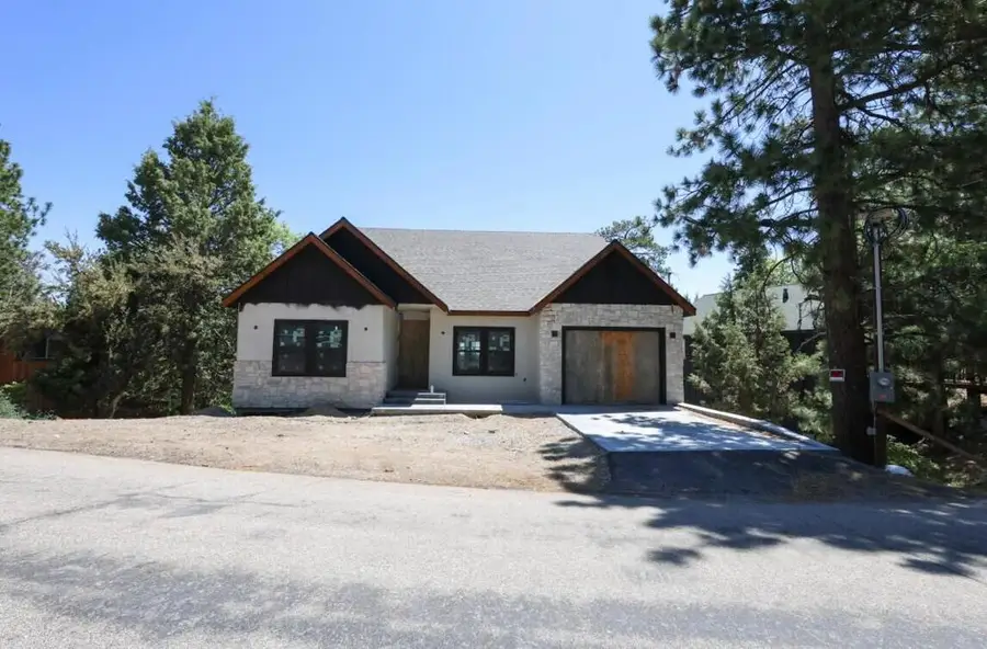 736 Villa Grove Avenue, Big Bear City, CA 92314 - Image #2