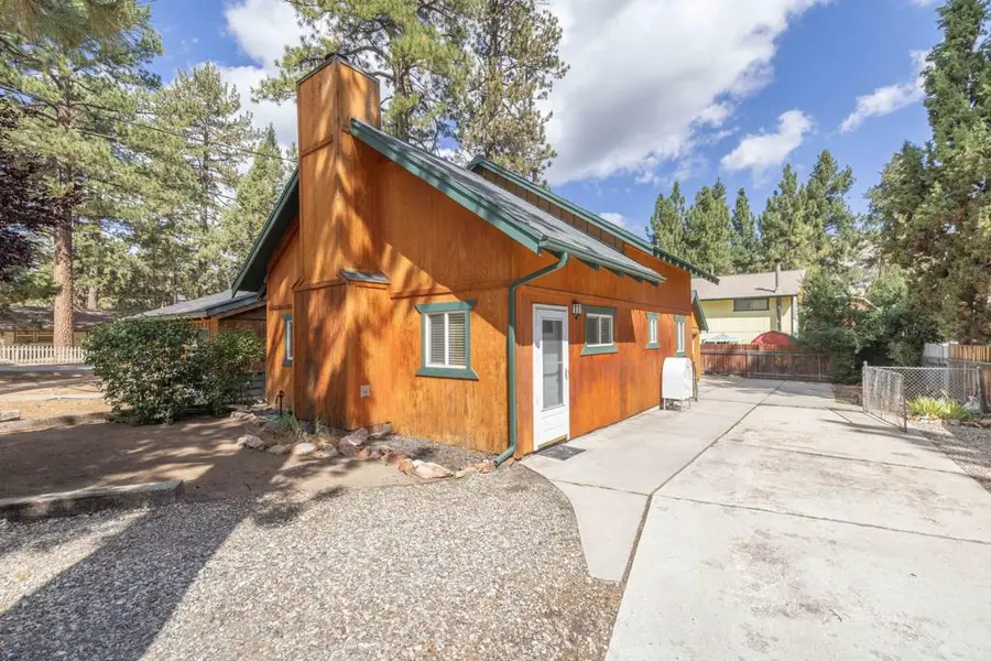 605 Elysian Boulevard, Big Bear City, CA 92314 - Image #2