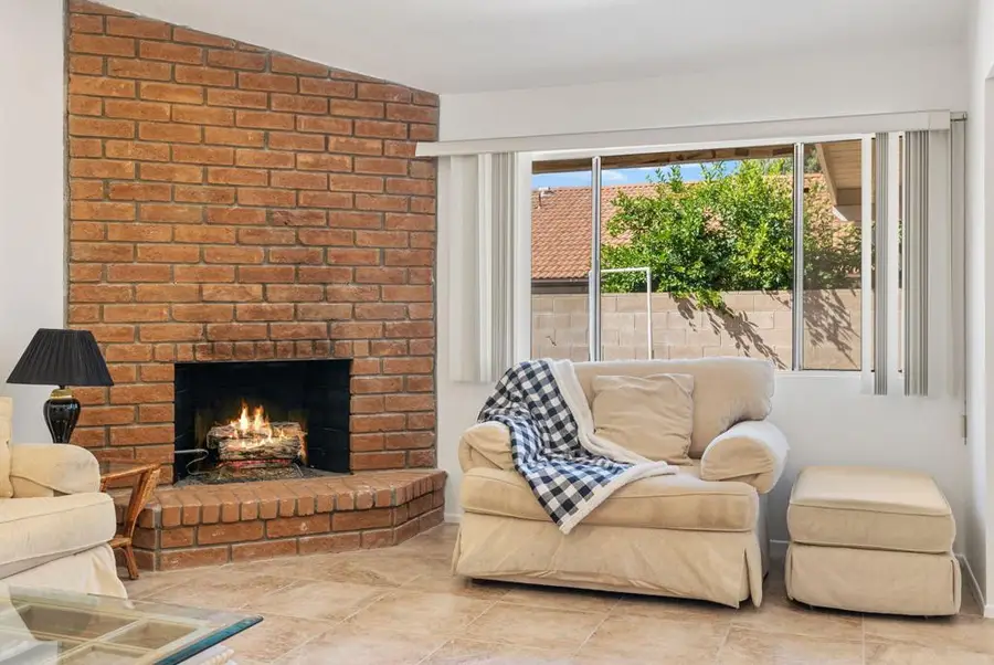 2050 Silver Oak Way, Hemet, CA 92545 - Image #2