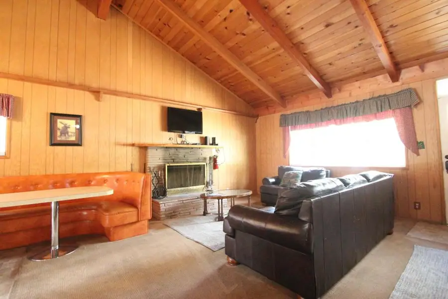 1040 W Rainbow Boulevard, Big Bear City, CA 92314 - Image #3