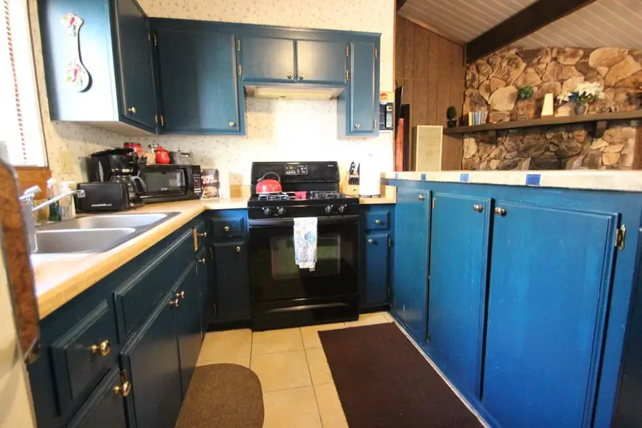 416 Sugarloaf Boulevard, Big Bear City, CA 92314 - Image #3