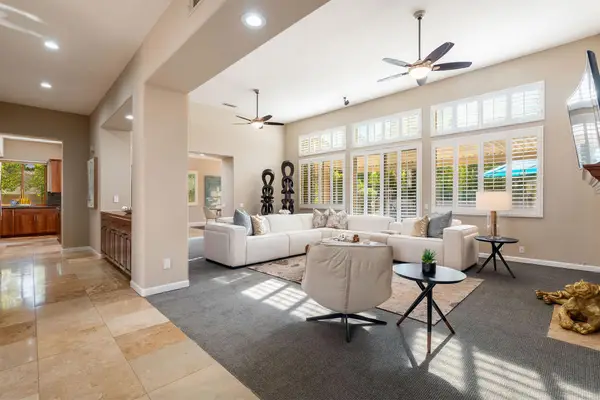 135 Vista Valle, Palm Desert, CA 92260