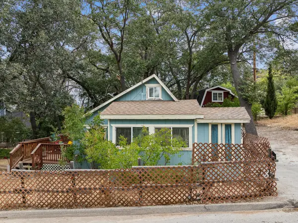1557 Edge Cliff, Lake Arrowhead, CA 92352