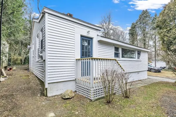 213 Mamanasco Road, Ridgefield, CT 06877