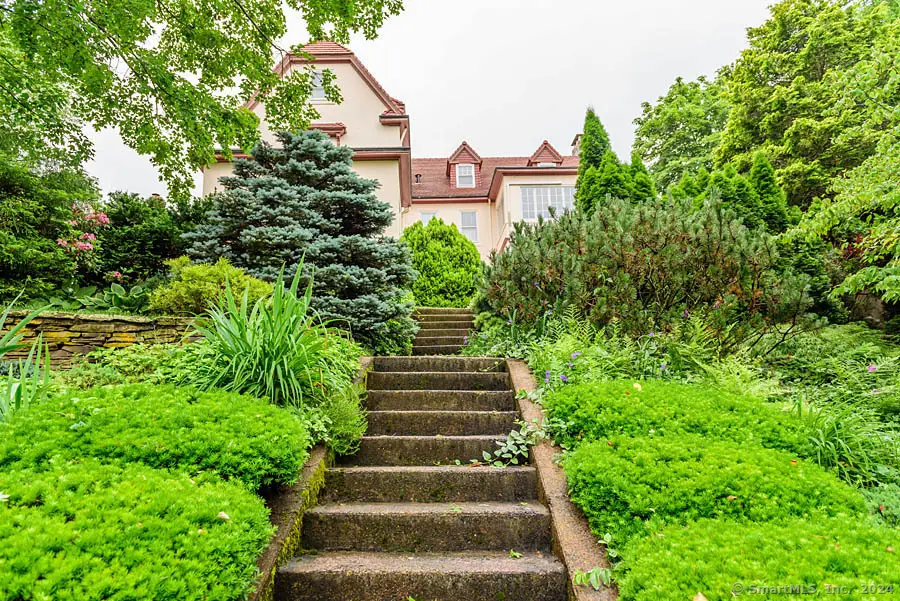 331 Saint Ronan Street, New Haven, CT 06511 - Image #2