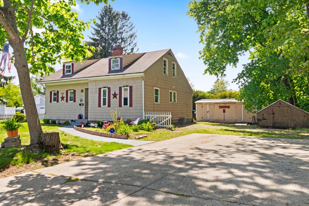 15 Cottage Place, Old Saybrook, CT 06475 BHGRE