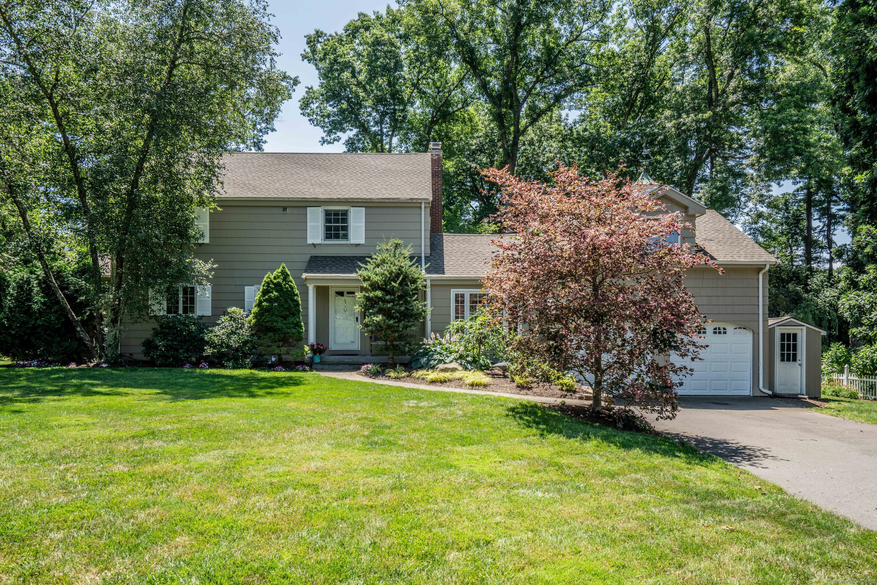 33 Cliffmore Road, West Hartford, CT 06107 - BHGRE