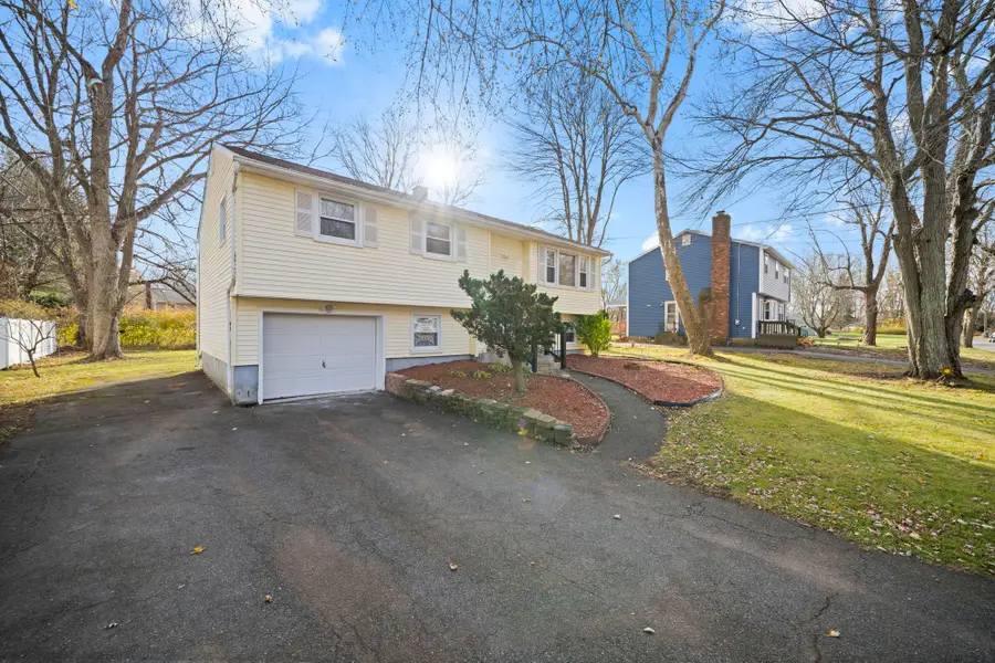 96 Rockledge Drive, Meriden, CT 06450 - Image #3