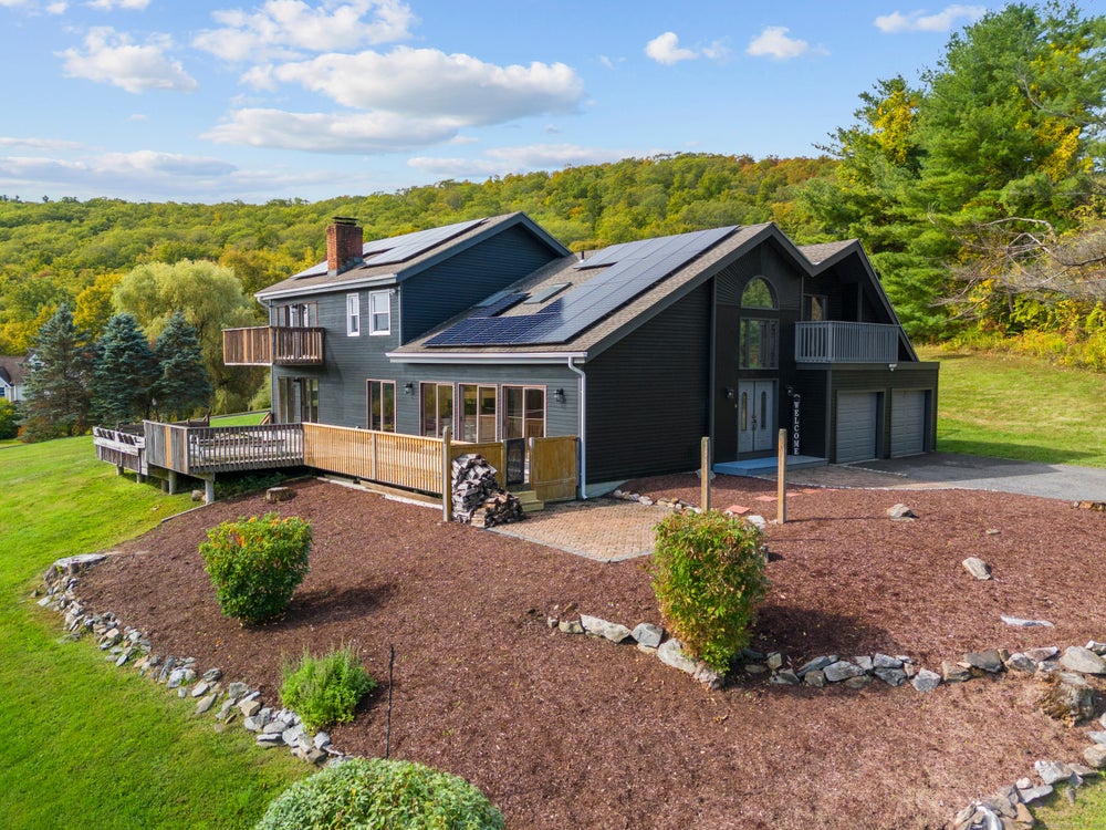 6 Sweet Briar Lane, New Milford, CT 06776 BHGRE