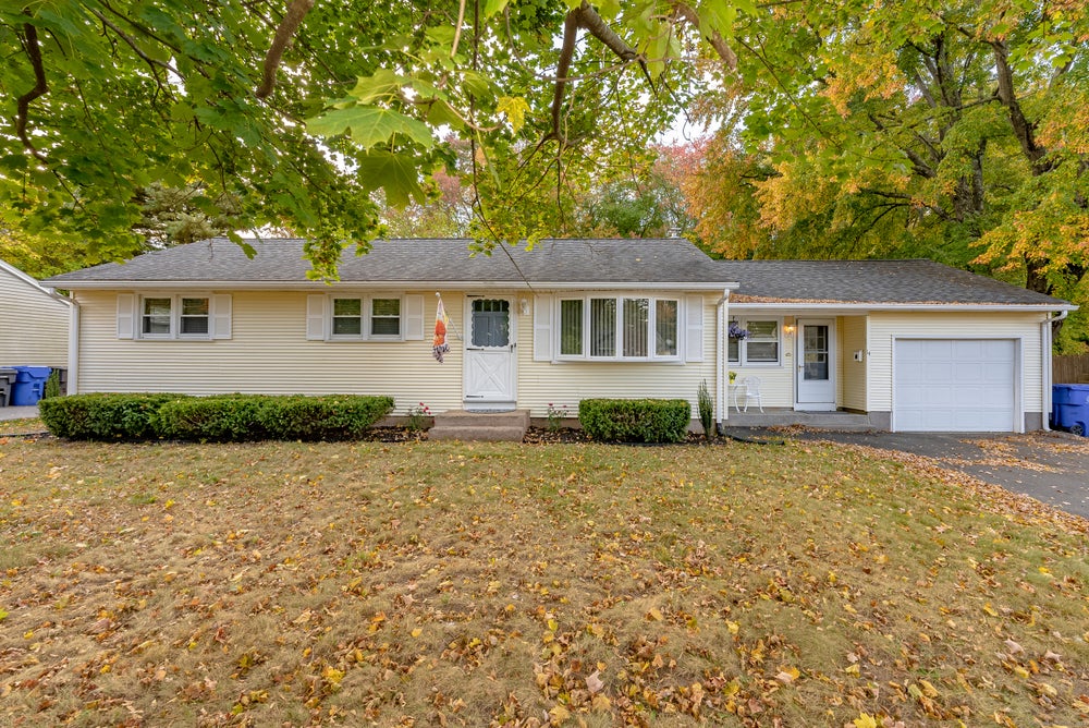 14 Alaimo Drive, Enfield, CT 06082 BHGRE