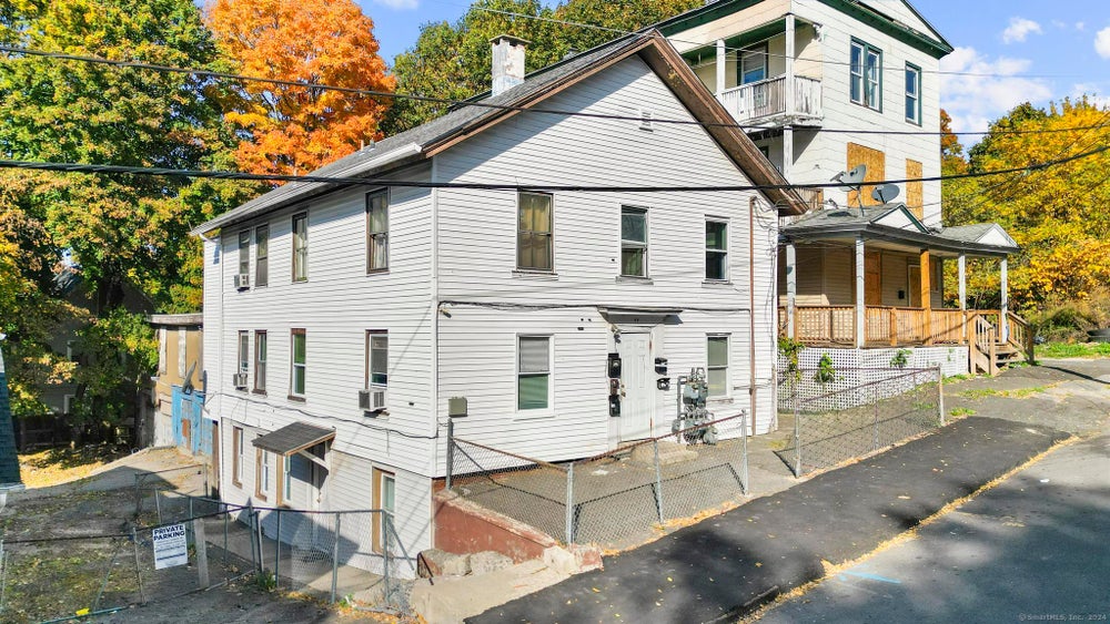 35 William Street, Waterbury, CT 06702 BHGRE