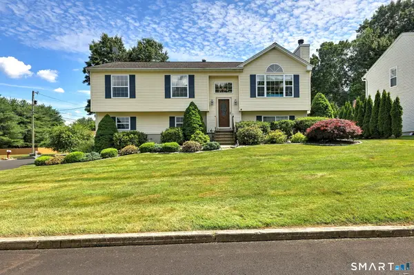 2 Michelle Lane, Naugatuck, CT 06770