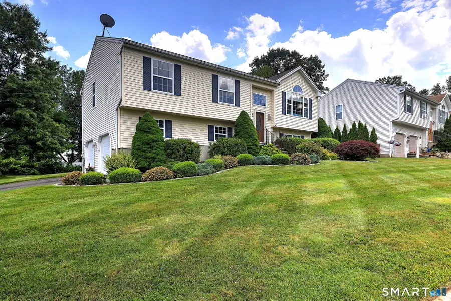 2 Michelle Lane, Naugatuck, CT 06770 - #3