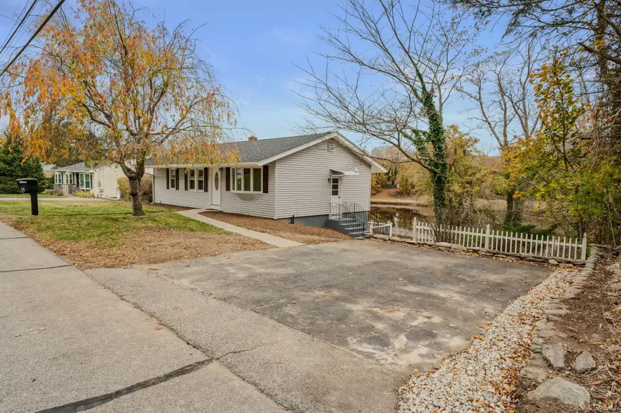 6 Arrowhead Drive, Ledyard, CT 06339 - Image #3