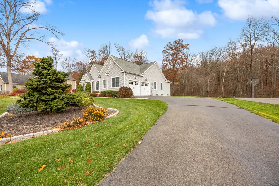 17 Silver Oak Circle, Southington, CT 06489 - Image #2