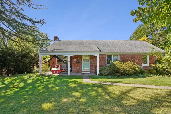 11 Fairwood Farms Drive, West Hartford, CT 06107