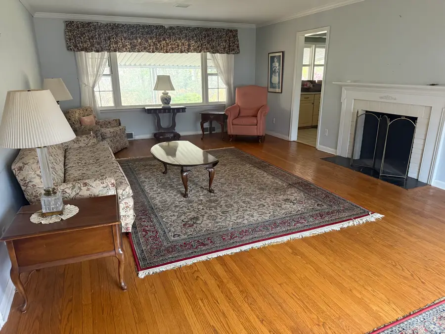 8 Nelson Place, Fairfield, CT 06825 - Image #3