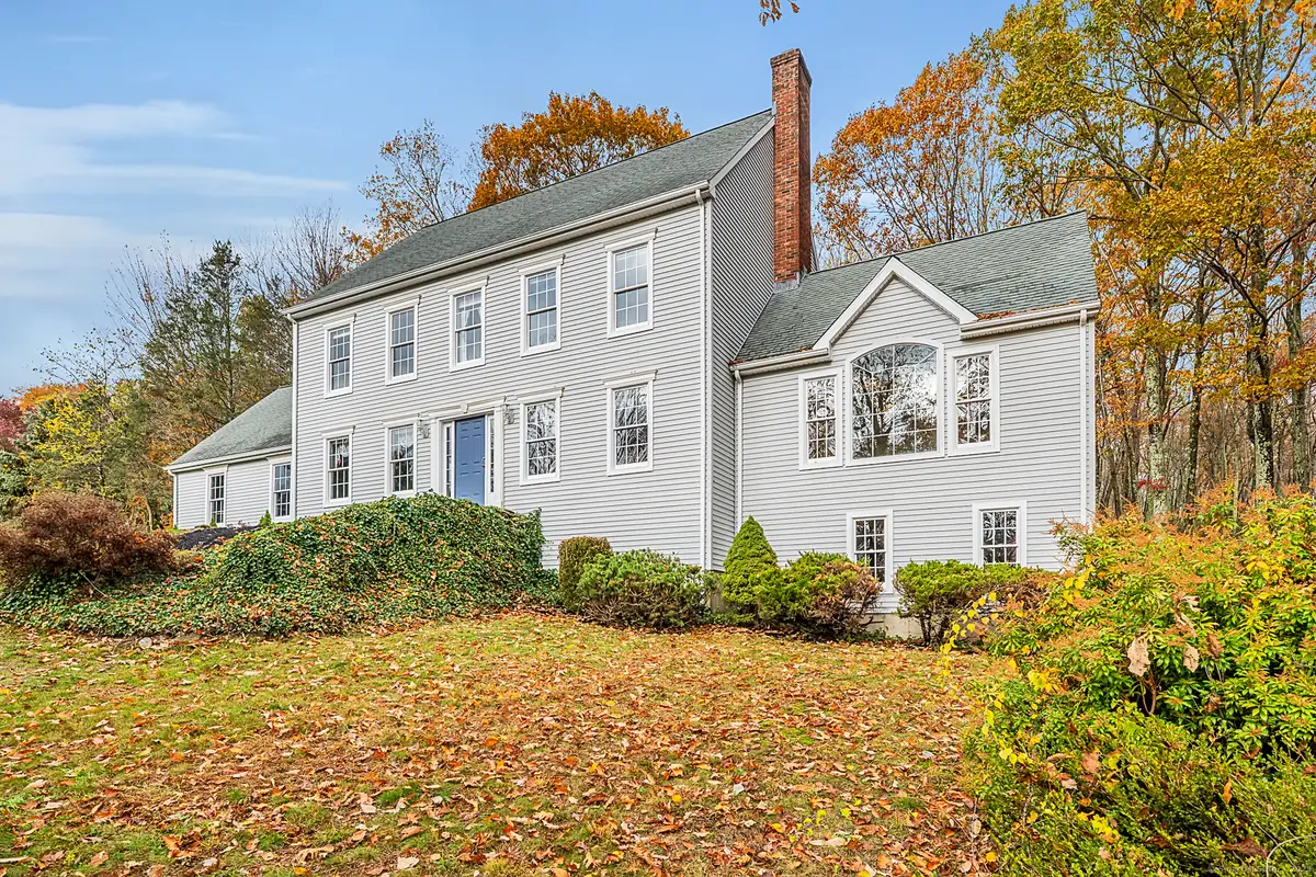 8 Briar Cliff, Burlington, CT 06013 - Image #1