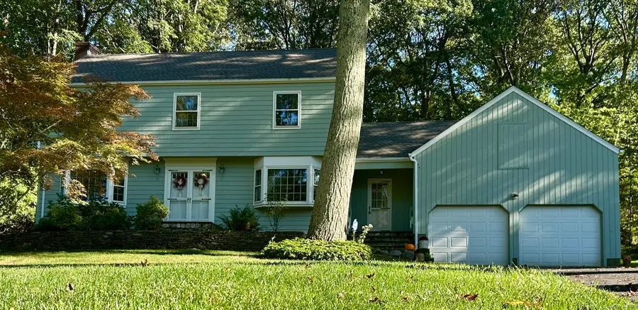 19 Carriage Drive, Oxford, CT 06478 - Image #2