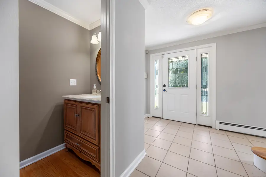 4 Brookfield Court, Cheshire, CT 06410 - Image #3